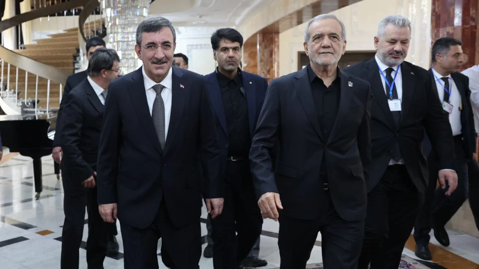 �ran��n eski dini lideri Ali Hamaney i�in cenaze t�reni ba�lad�