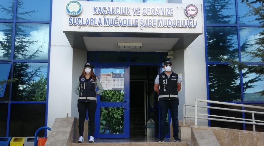 İşe alma vaadiyle 50 kişiyi dolandırdı