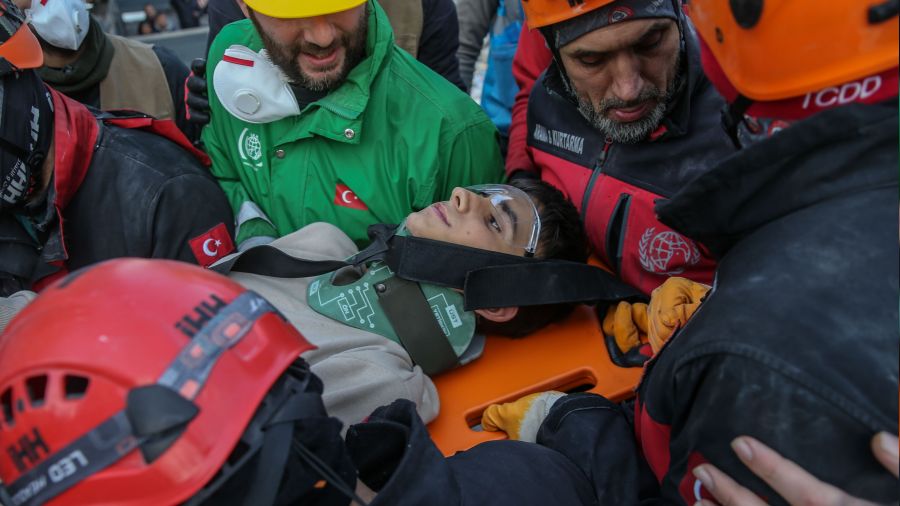 �skenderun'da 6 ki�ilik aile kurtar�ld�