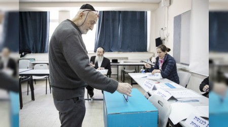 İsrail'de seçim berabere bitti