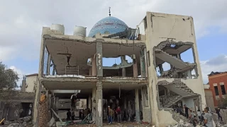 İsrail'in Gazze'deki cami saldırısında can kaybı 21'e yükseldi
