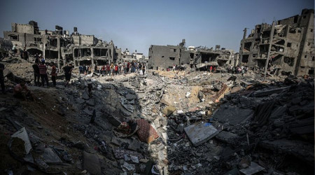 İsrail Gazze'nin kuzeyindeki Saftavi bölgesinde sığınmacıların kaldığı okulu bombaladı
