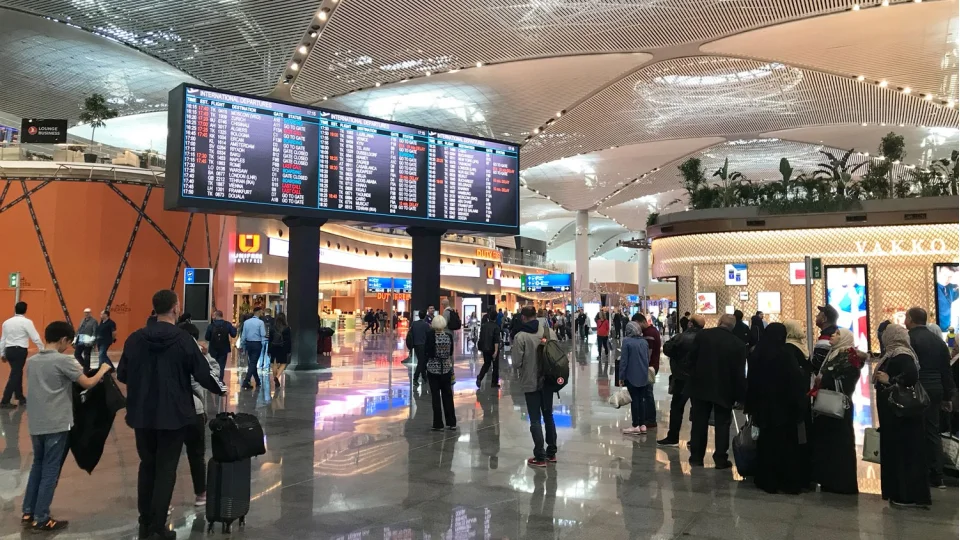 İstanbul Havalimanı'nda hanutçuluk operasyonu: 21 gözaltı