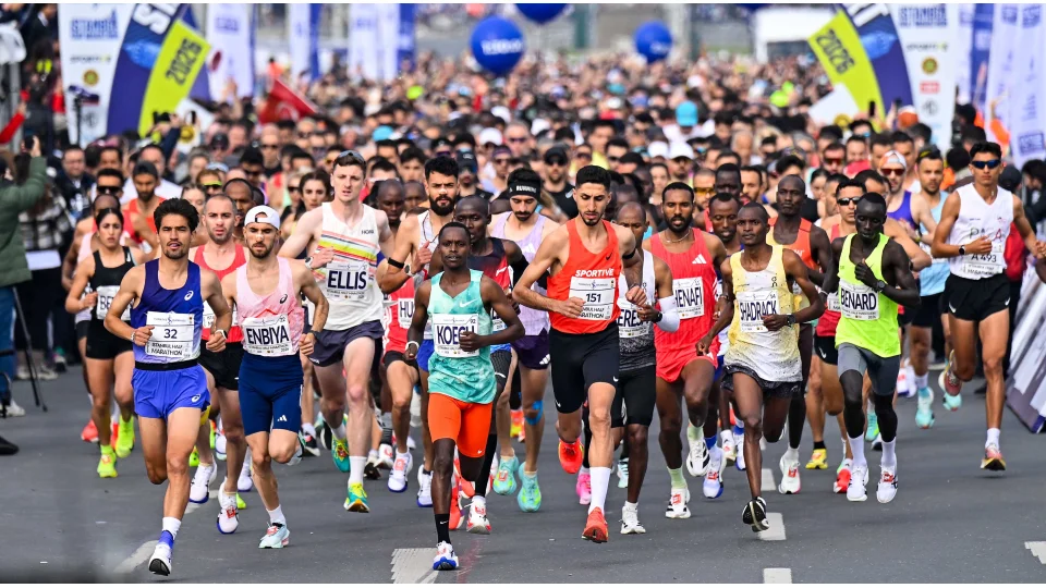  �stanbul Yar� Maratonu rekorlara sahne ald�