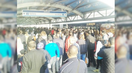 İstanbul'un yükünü metrobüsler çekti