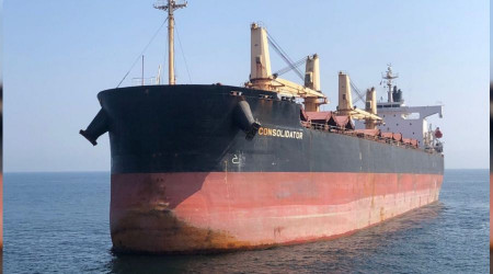 İtalyan yük gemisi Kınalıada'da arızalandı