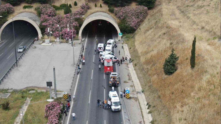 �zmir'de t�nelde t�r yand�, 17 ki�i dumandan etkilendi