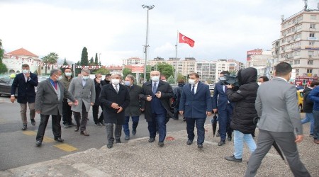 İzmir'de vaka ve vefat sayısı üçe katlandı