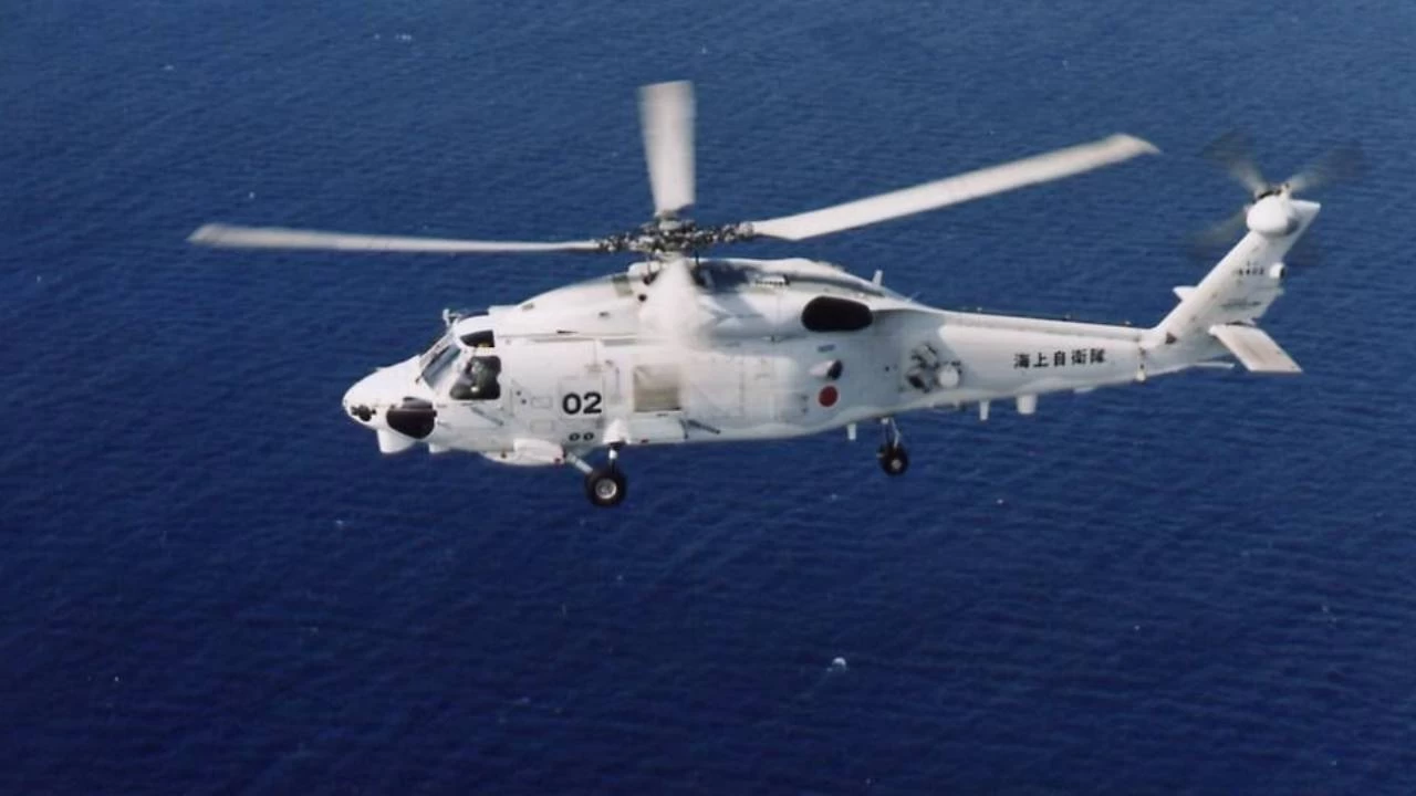 Japonya'da düşen 2 askeri helikopterin mürettebatından bir kişi ölü bulundu