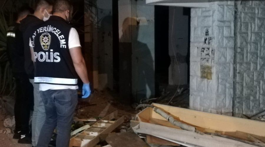 Kablo �almak isterken elektrik ak�ma kap�lan ki�i hayat�n� kaybetti