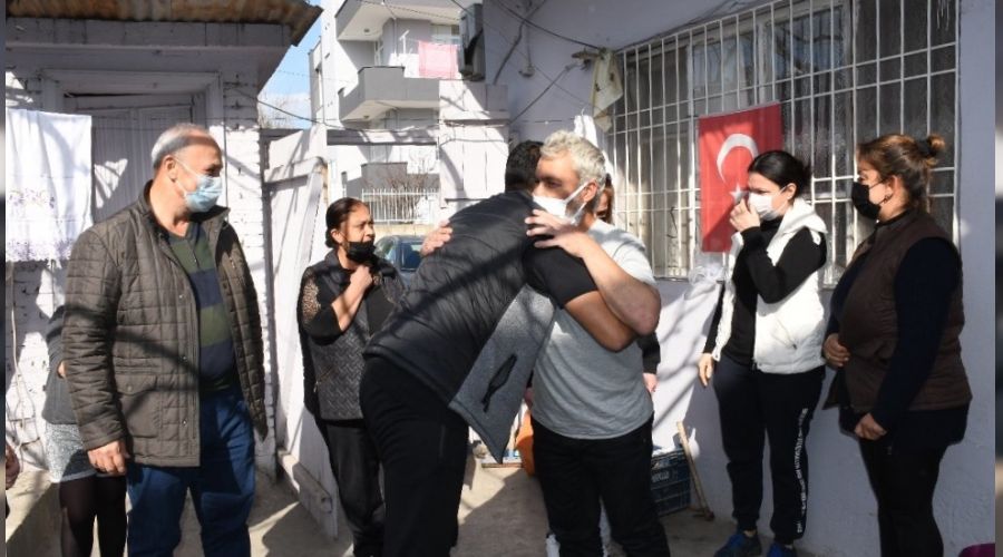 Ka��r�lan denizci evinde alk��larla kar��land�