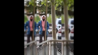Kadın kılığında dolaşan adam yakalandı