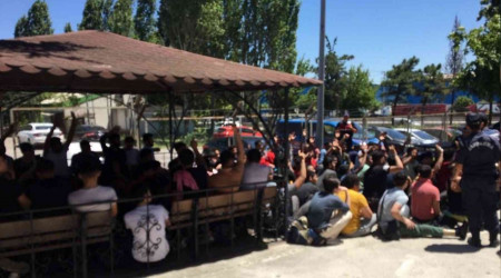 Kapalı kasa kamyonette 103 göçmen yakalandı