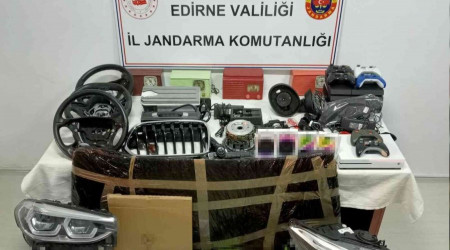 Kapıkule'de kaçak oto parçaları ele geçirildi