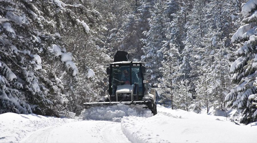 Karab�k'te kapal� k�y yolu say�s� 249'a y�kseldi