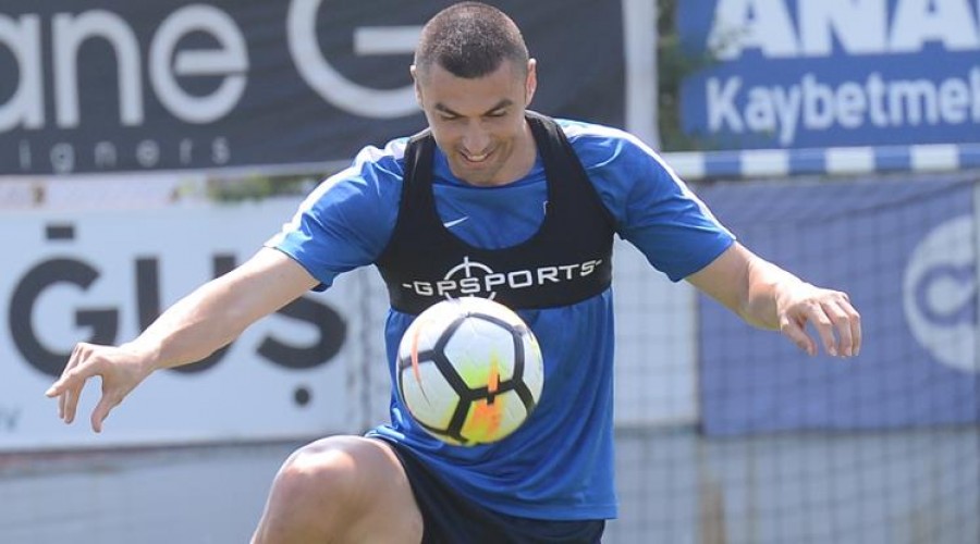 Karaman, Burak Yılmaz'ı bekliyor