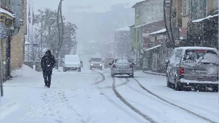 Karlıova'ya kış geri geldi, kar kalınlığı 15 santimi aştı