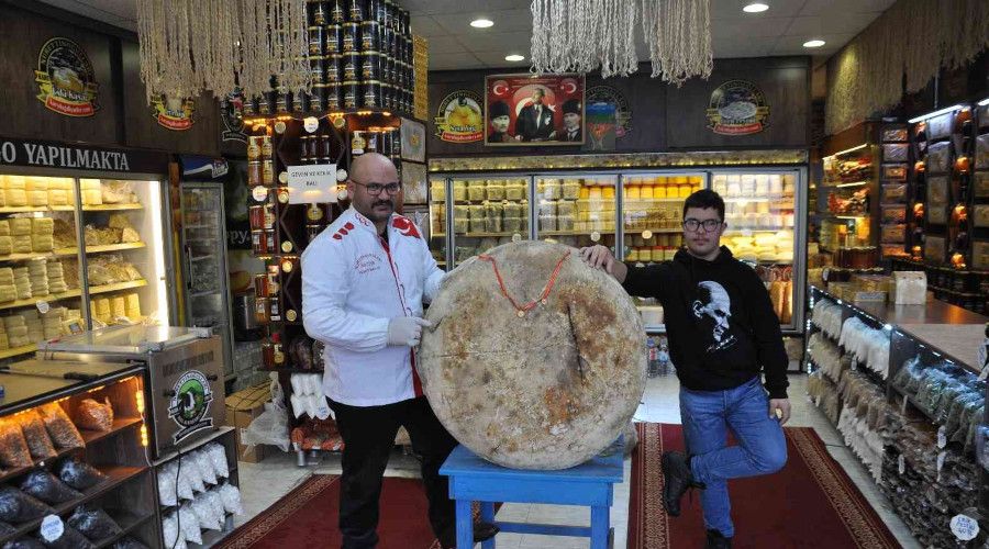 Kars gravyer peyniri altnla yaryor