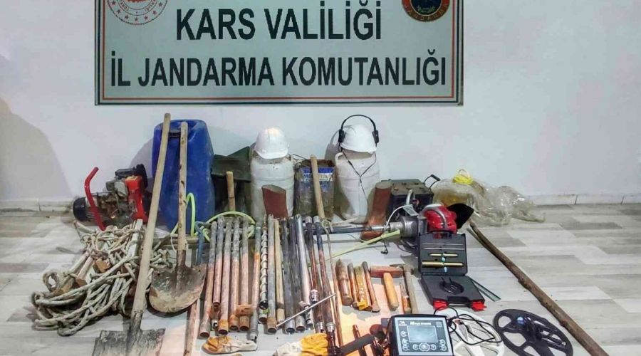 Kars'ta defineciler suçüstü yakalandı