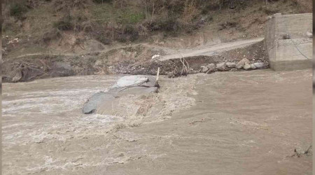 Kastamonu'da iki köprü daha yıkıldı