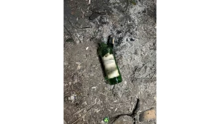 Katili içki şişesindeki parmak izi yakalattı