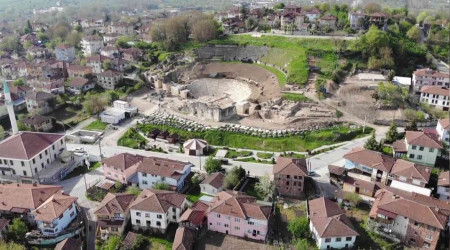 Kazdıkça heyecanlandıran Konuralp, Efes'e rakip