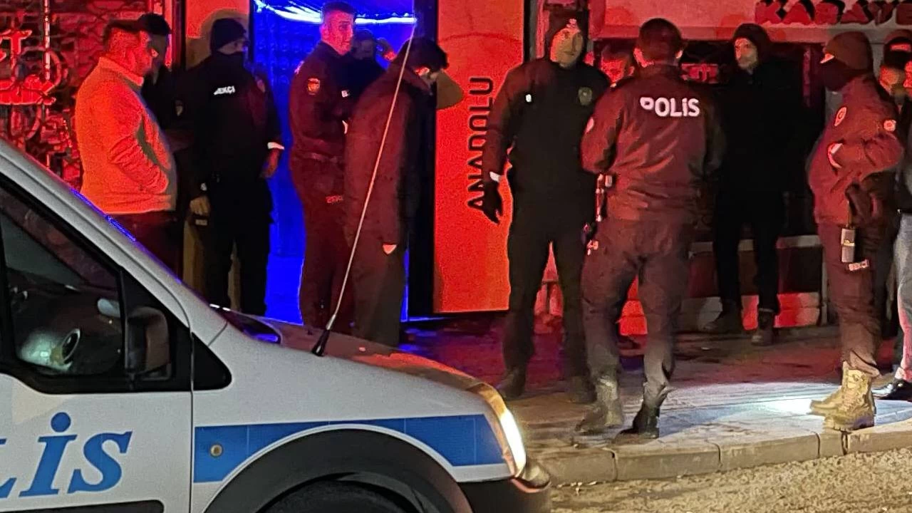 Kırıkkale'de kavgadan kaçarken çatıdan düşen genç ağır yaralandı