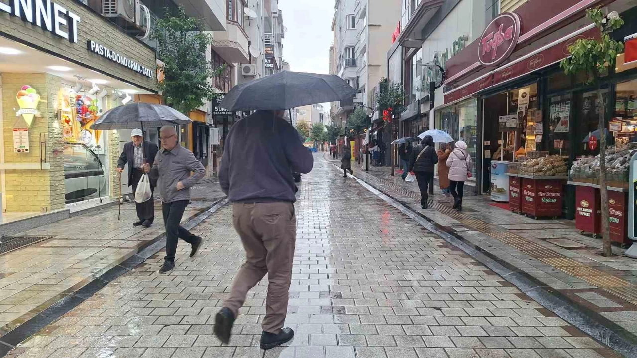 Kırklareli'nde sağanak yağış etkili oluyor