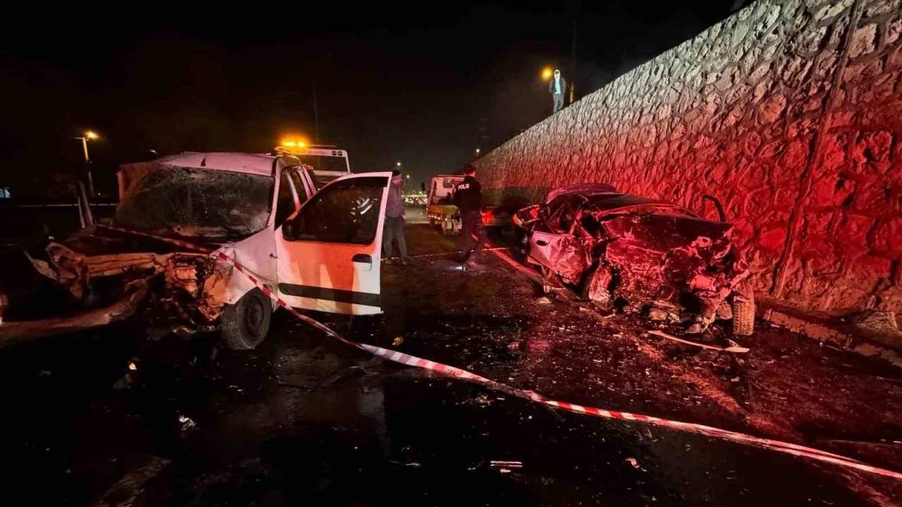 Kocaeli'nde yılın ilk saatlerinde feci kaza: 1 ölü