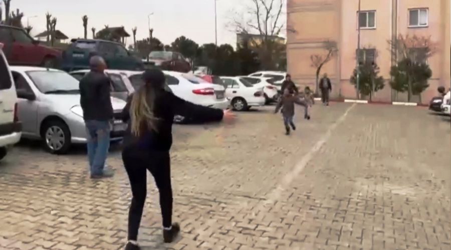 Kocasını pompalı tüfekle öldüren kadın beraat etti