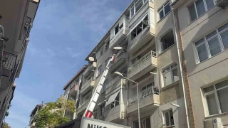 Kolonlarnda atlaklar tespit edilen 5 katl bina mhrlendi