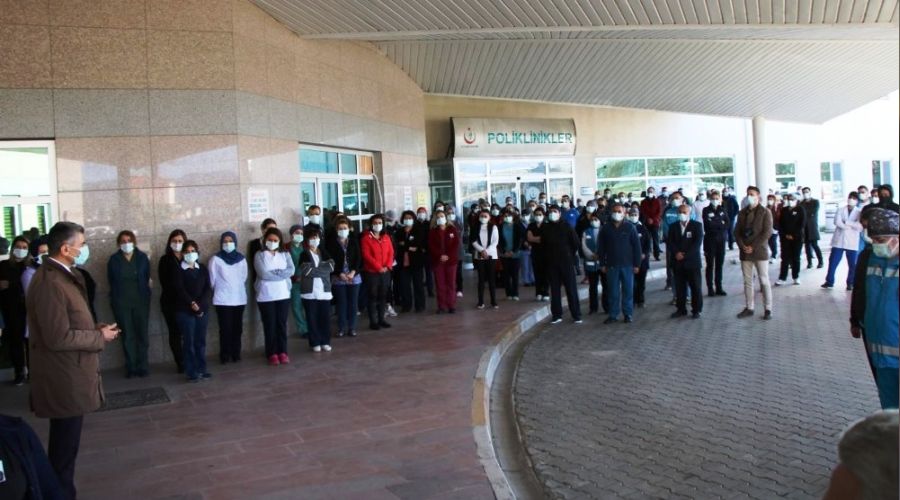Koronadan hayatını kaybeden doktor anıldı
