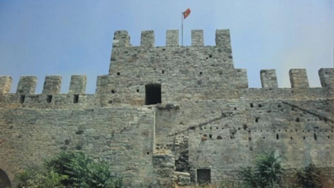 K�rteke Kalesi: Tarih, mimari ve sosyal �nemi