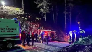 Krom madeninde göçük: 3 işçi mahsur kaldı