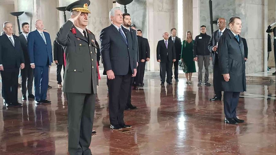 K�ba Devlet Ba�kan� Bermudez, An�tkabir'de