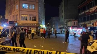 Küçükçekmece'de silahlı saldırı: 1'i ağır 2 yaralı