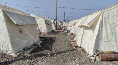 Kuvvetli rüzgar İskenderun'da etkili oluyor