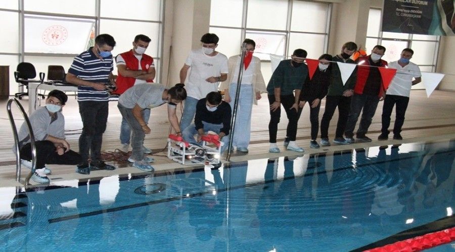 Liseli öğrenciler insansız su altı aracı tasarladı