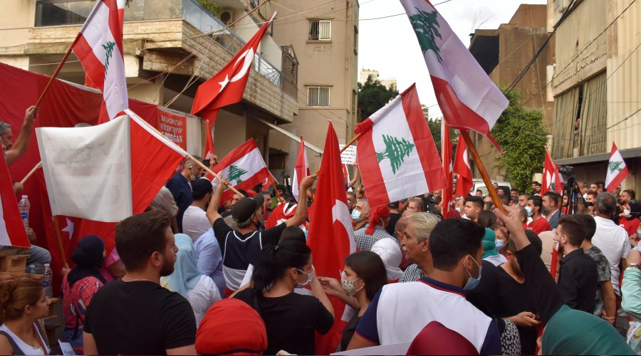 Lübnan'da Türkiye'ye destek gösterisi