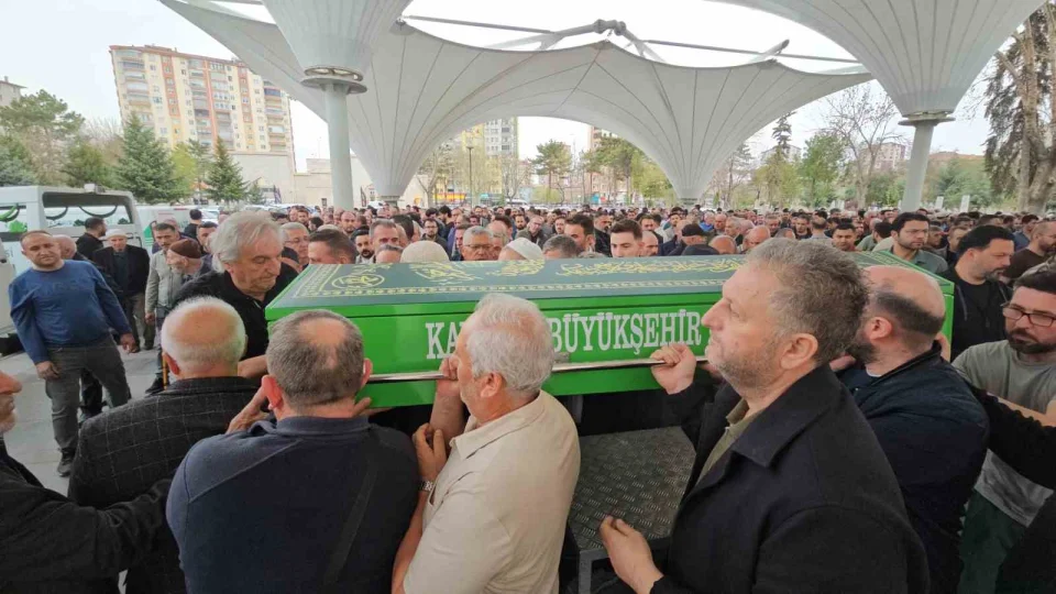 Maganda kur�unuyla �len ara�t�rma g�revlisi topra�a verildi