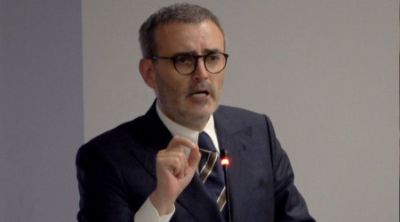 Mahir Ünal yine geçmişe sarıldı