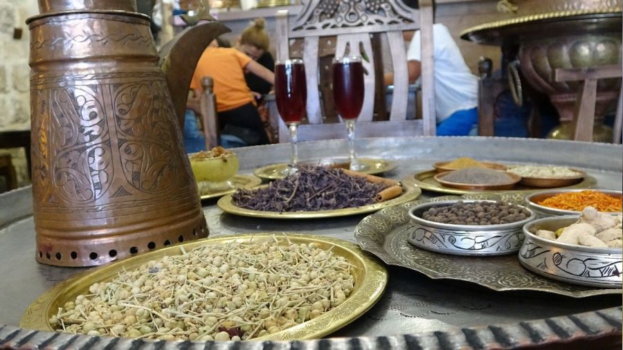 Mardin'in serinleten içeceği 'reyhan şerbeti'