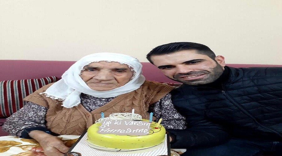 "Mardinli Zekiye ninemiz" doğum gününde sürpriz yaptı