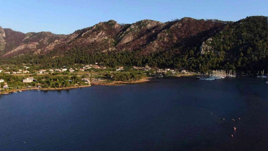 Marmaris'in Kızkumu plajı ziyaretçi akınına uğradı