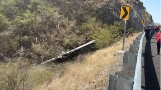 Meksika'da yolcu otobüsü şarampole yuvarlandı: 11 ölü