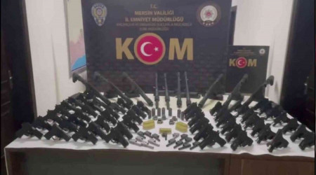 Mersin'de suikast silahları ele geçirildi