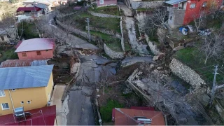 Mersin'deki heyelan b�lgesi havadan g�r�nt�lendi