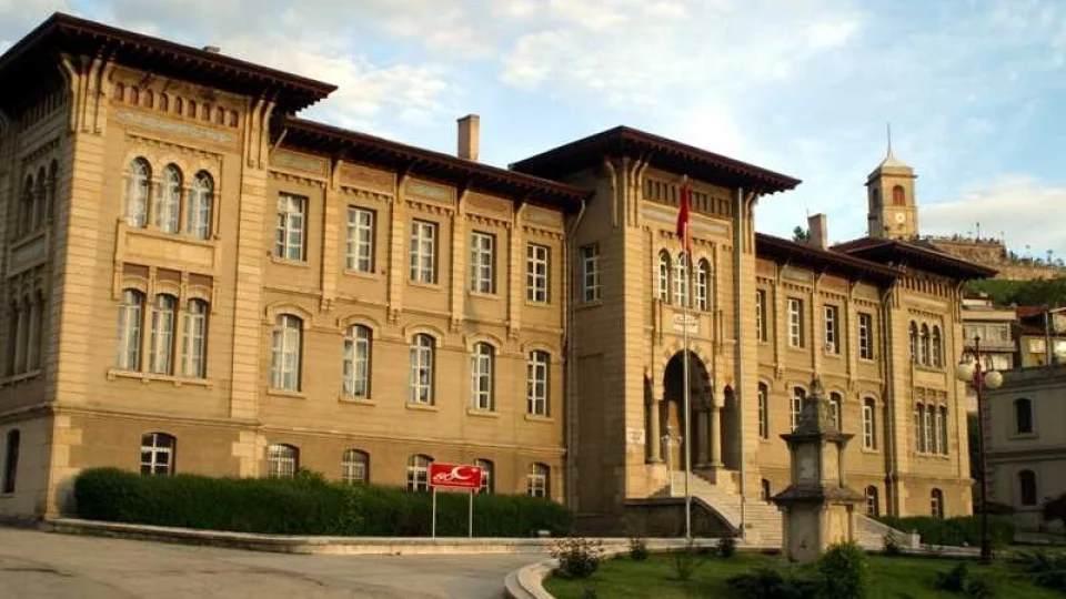 Mimarideki T�rk m�hr�: Kastamonu H�k�met Kona��
