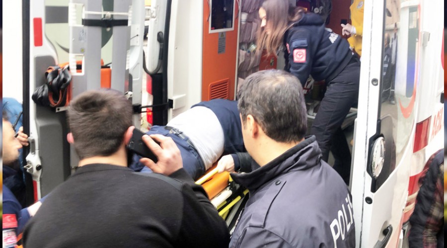 Mobilya getirdi, s�rt�ndan silahla vuruldu