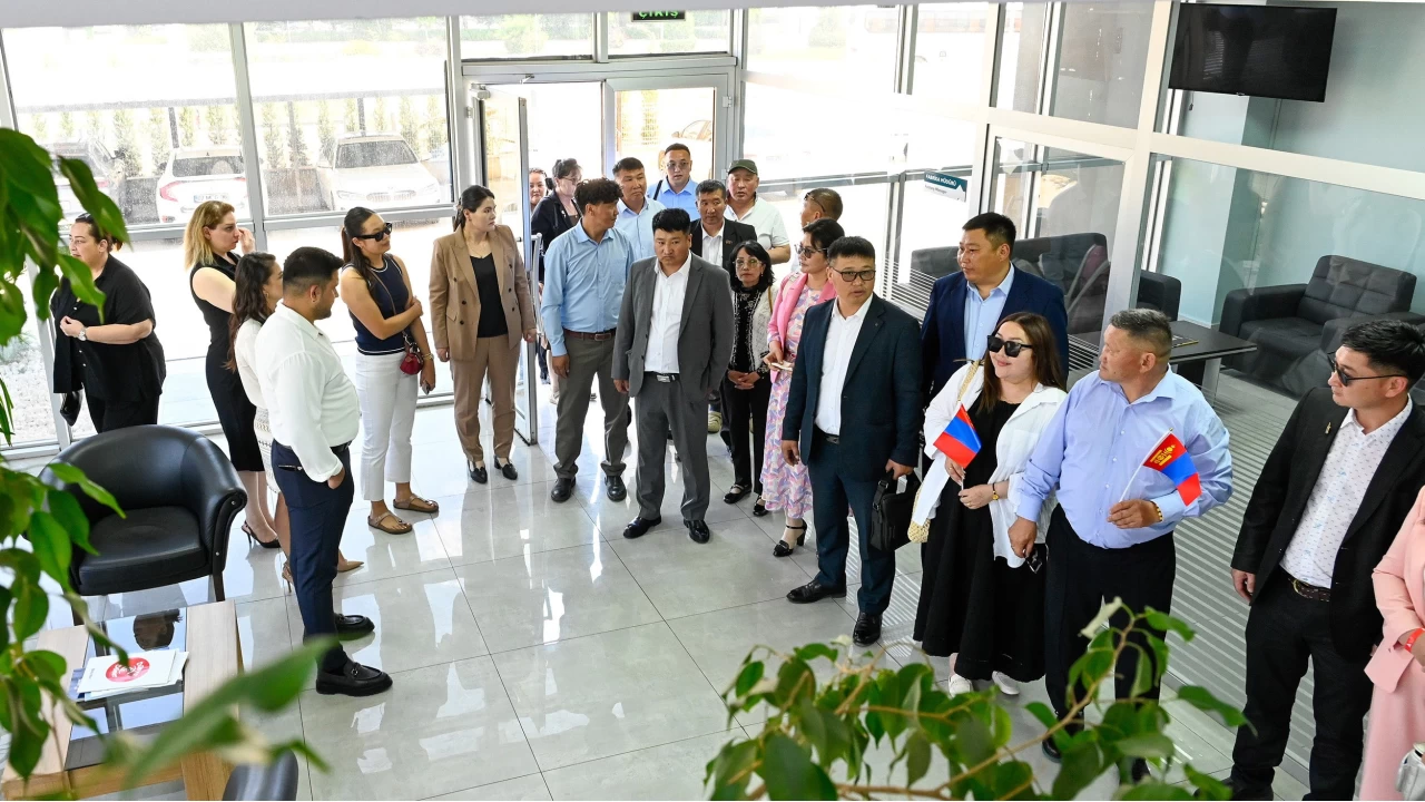 Moğolistan heyeti, Antalya'da sanayicilerle bir araya geldi
